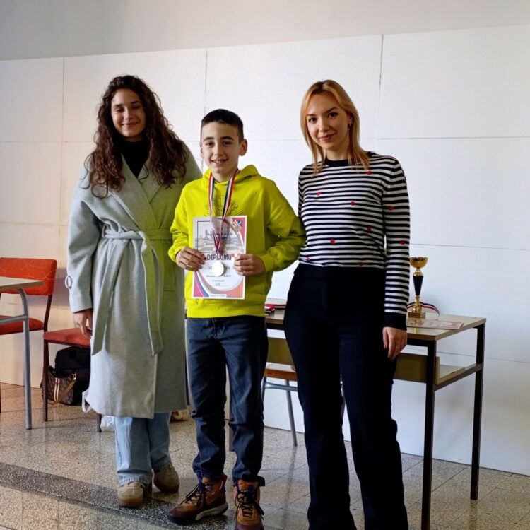 Ivan Ćorić i Mihaela Buntić ostvarili zapažene rezultate na Božićnom kadetskom šahovskom turniru u Čapljini