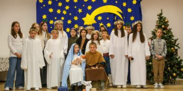 (FOTO) Božićna priredba Osnovne škole Čerin