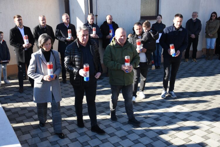 U Vionici odana počast poginulim braniteljima