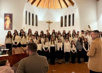 (FOTO) Božićni koncert Osnovne glazbene škole Brotnjo
