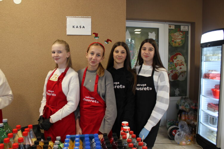(FOTO) Posjetili smo Božićni sajam Udruge Susret