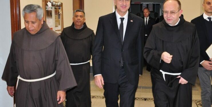 Predsjednik Vlade RH Andrej Plenković posjetio Papinsko franjevačko sveučilište Antonianum u Rimu