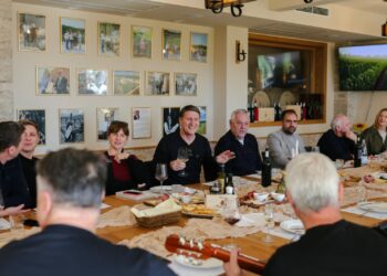 Vinarija Marijanović ugostila Tomislava Bralića i Klapu Intrade