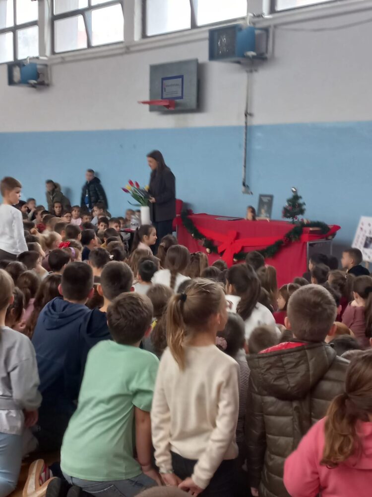 Održana promocija slikovnice “Pravi smisao Božića” za učenike OŠ fra Didaka Buntića