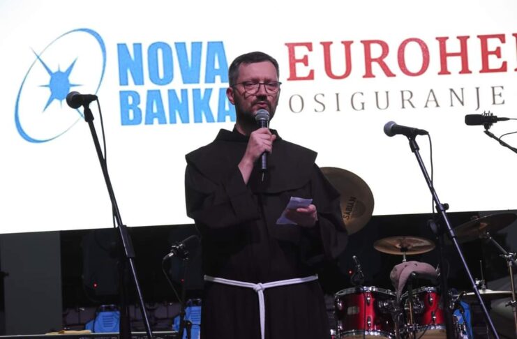 Objavljena zbirka autorskih skladbi fra Branimira Novokmeta