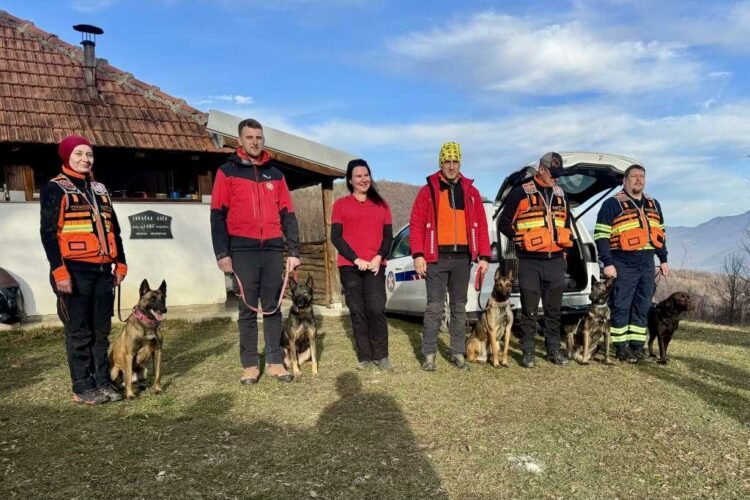BiH dobila prve licencirane potražne pse po međunarodnim standardima