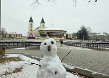 (FOTO/VIDEO) Snijeg jutros zabijelio Brotnjo