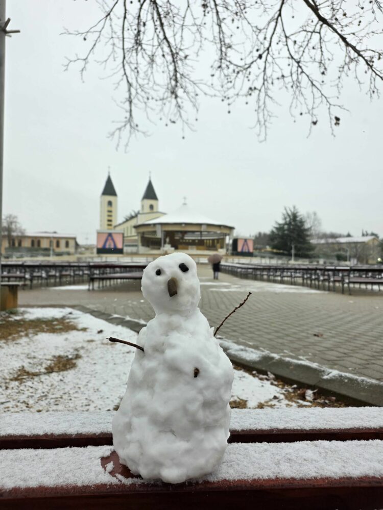 (FOTO/VIDEO) Snijeg jutros zabijelio Brotnjo