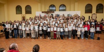 (FOTO) Održana 12. izložba polaznika tečaja crtanja i slikanja u Vionici