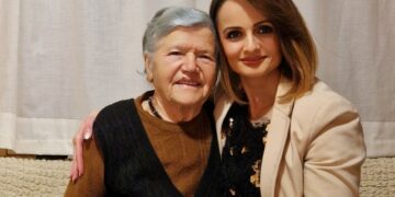 Baka Anica (94) iz Hercegovine postala hit na internetu i sve nasmijala opaskama o današnjim djevojkama