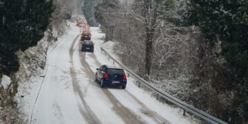 Velika kolona i zastoj na Kobilovači: Vozači se pozivaju na oprez i strpljenje!