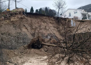 Aktiviralo se klizište kod Mostara, oštećena cesta prema Gorancima