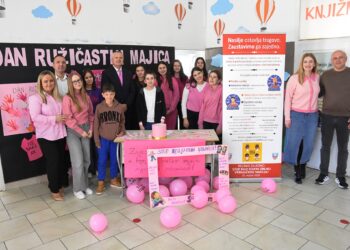 U školama na području općine Čitluk postavljeni edukativni baneri protiv vršnjačkog nasilja