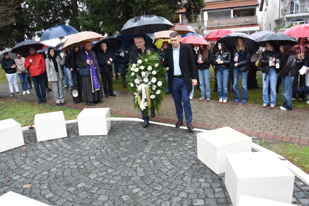 Odana počast jedanaestorici poginulih broćanskih učenika