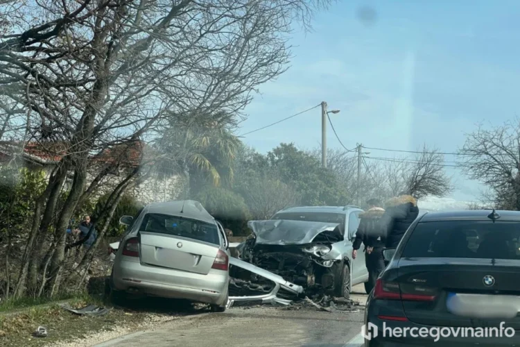 Prometna nesreća u mjestu Sretnice