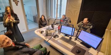 Članovi Udruge Susret na Svjetski dan radija posjetili Radio Mir