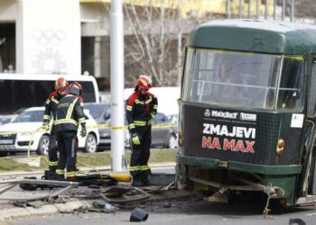 Sarajevo: Tramvaj iskočio iz tračnica, jedna osoba poginula, više ozlijeđenih