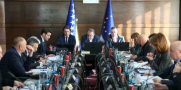 Vlada Federacije BiH: Donesena Uredba o isplati neoporezive pomoći radnicima u iznosu do 300 KM