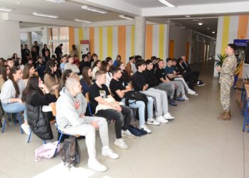 SŠ dr. fra Slavka Barbarića: Učenicima završnih razreda predstavljen vojni poziv