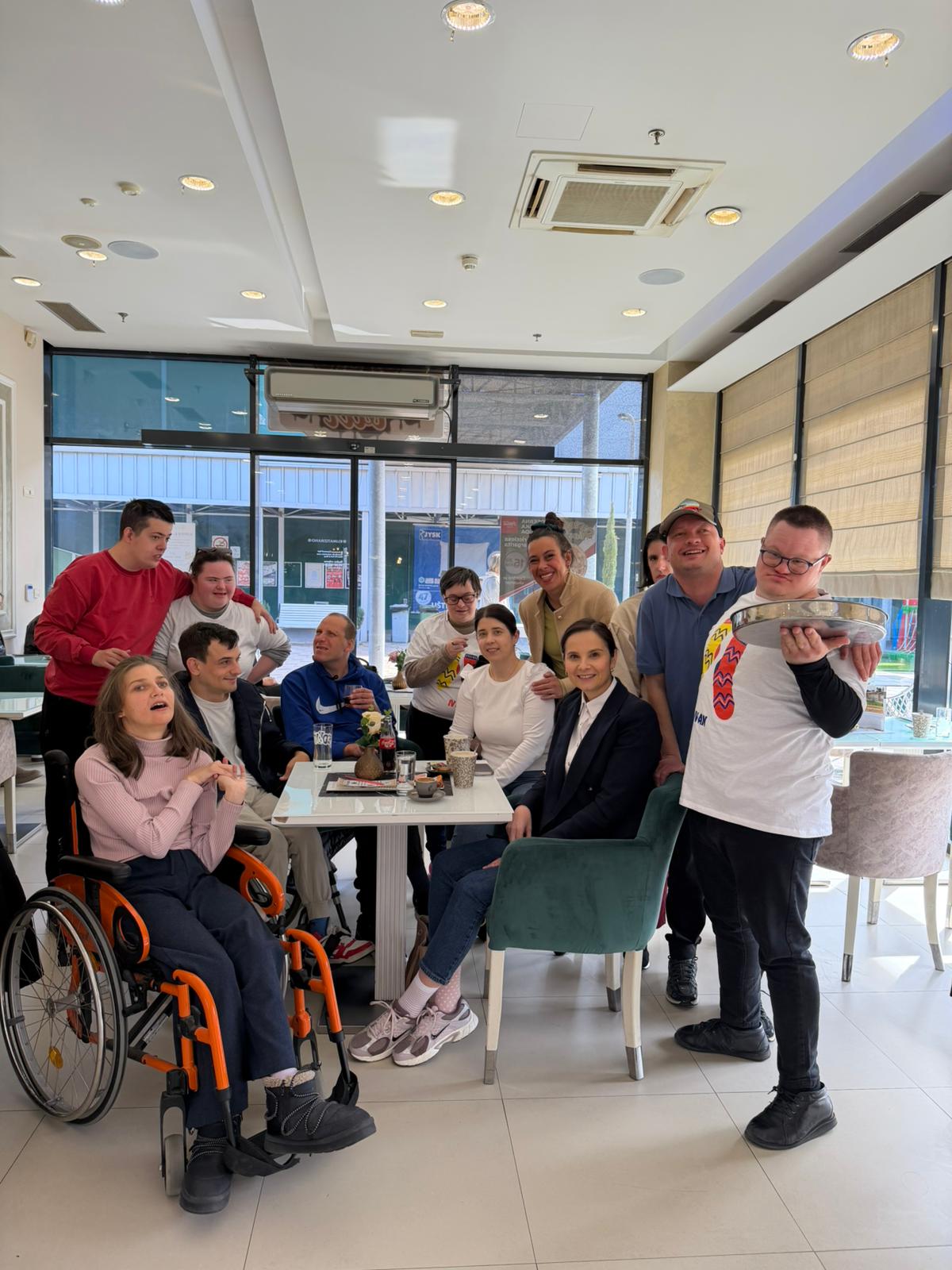 (FOTO) Kava s ljubavlju: U Čitluku obilježen Svjetski dana osoba sa sindromom Down