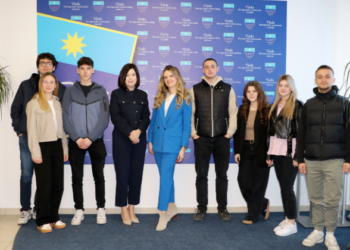 Predsjednica Buhač s maturantima o potrebi snižavanja studentskih školarina