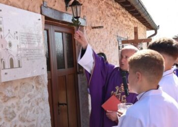 Gradnići: Blagoslovljena spomen ploča dvojici ubijenih fratara