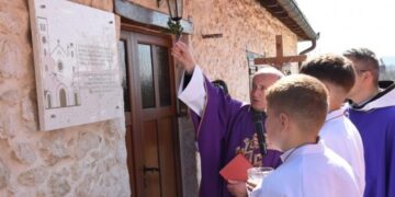 Gradnići: Blagoslovljena spomen ploča dvojici ubijenih fratara