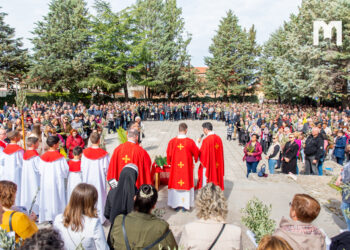 Cvjetnica u Međugorju: Blagoslov grančica na temeljima stare crkve i procesija