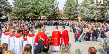 Cvjetnica u Međugorju: Blagoslov grančica na temeljima stare crkve i procesija