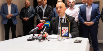 Djeca prije ekrana: HSP BiH pokreće inicijativu za zabranu korištenja mobitela u osnovnim školama u Bosni i Hercegovini