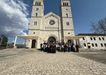 KBF sa svojim polaznicima na Širokom Brijegu