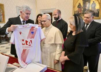 Krišto, Čović, Filipović i Brkić u Vatikanu: Papu pozvali u Mostar