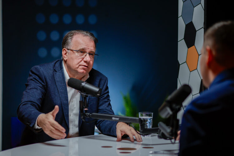(VIDEO) Premijer Nikšić u političkom podcastu Kružni tok o Izbornom zakonu, minimalnoj plaći i neradnoj nedjelji
