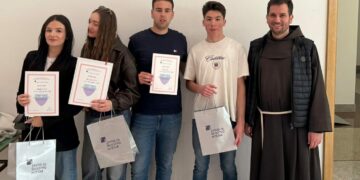 Uspjeh učenika SS dr. fra Slavka Barbarića: Treće mjesto na natjecanju iz vjeronauka