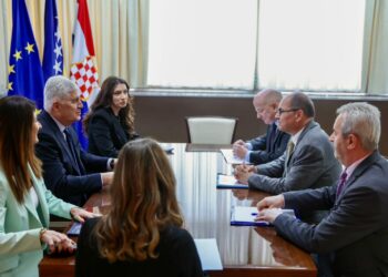 Čović i Filipović održali sastanak s visokim predstavnikom Schmidtom