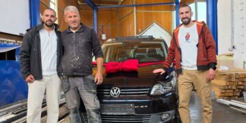 Gesta koja govori više od riječi: Tvrtka Tim Konstrukcije zaposlenika nagradila automobilom za deset godina vjernosti