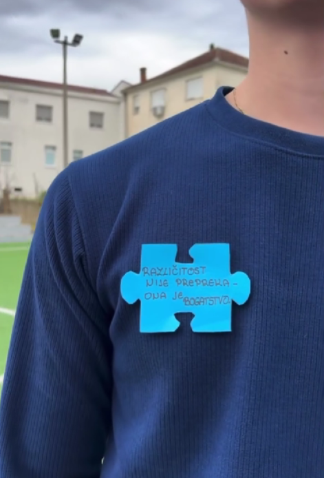 (VIDEO) Učenici OŠ Čerin obilježili Svjetski dan svjesnosti o autizmu