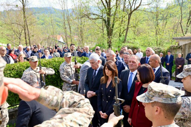 33 godine od zločina nad Hrvatima: Trusina ostaje trajna opomena, mir mora počivati na istini i pravdi