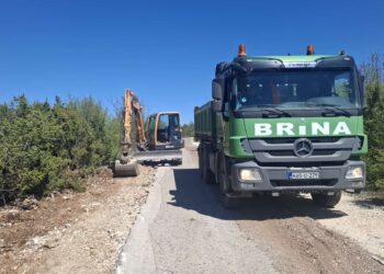 (FOTO) Započeli radovi na preostaloj dionici ceste preko Garišta