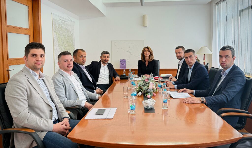 Predstavnici Udruge gospodarstvenika Brotnjo na radnom sastanku s ministricom Andrijanom Katić