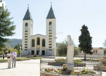 I Međugorje danas s papom Lavom XIV. u molitvenom bdjenju za mir