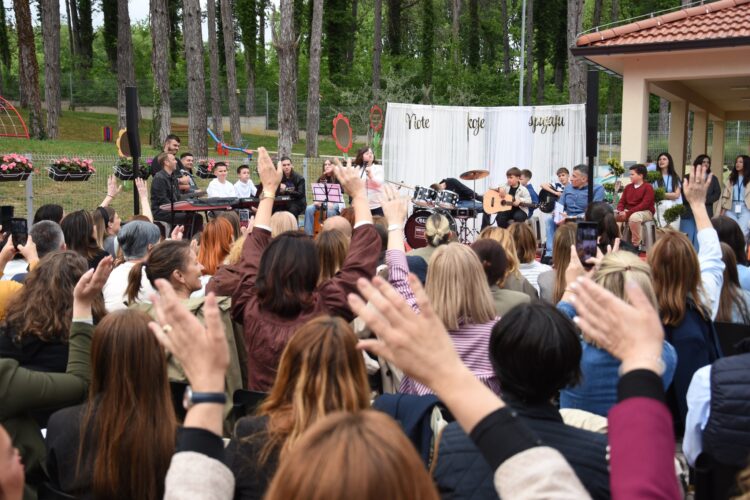 Glazba bez granica: U Čitluku održan koncert “Note koje spajaju”