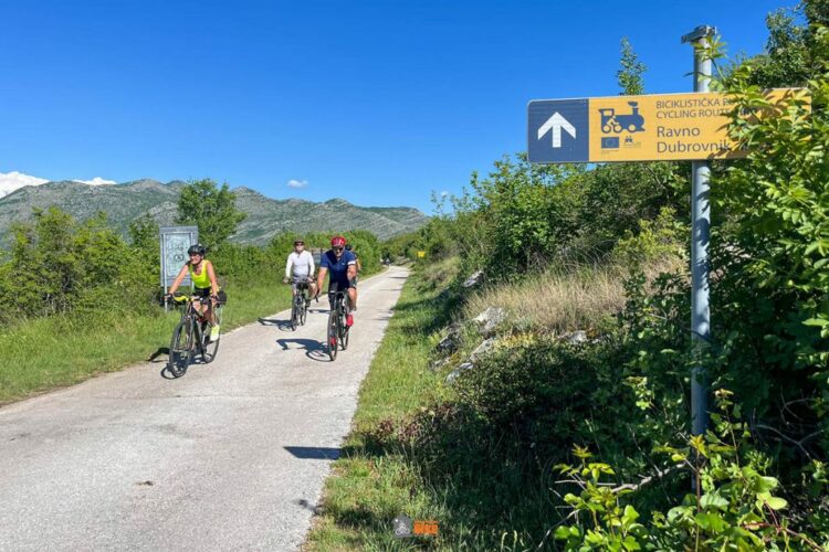 Biciklistički vremeplov kroz Popovo polje: Ćiro biciklijada od Hutova do Ravnog u spomen na Nikšu Vuletića