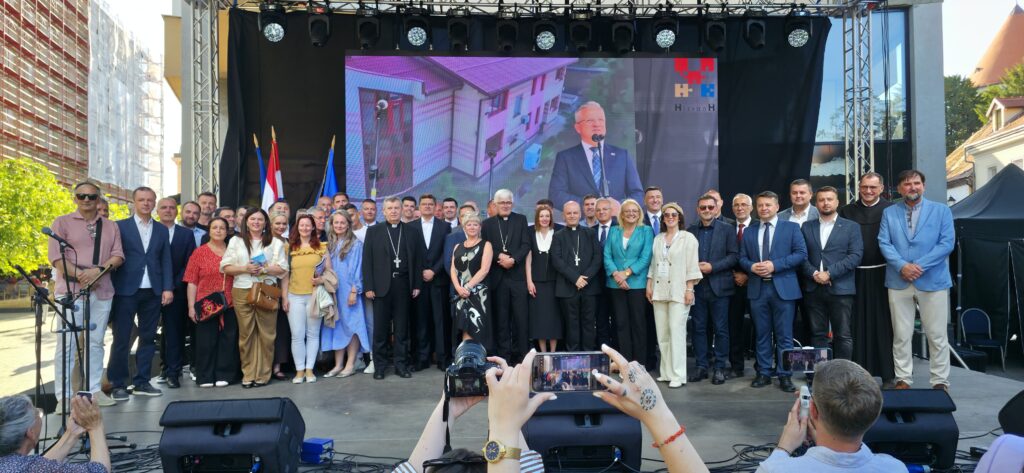 Iz Zagreba glasno poručeno: Hrvati su jedan narod u više država - uz zajedništvo i potporu Republike Hrvatske opstajemo i ostajemo!