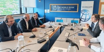 Potpora projektu modernizacije vodovodnog sustava u Čitluku: Martinović, Radišić i Dugandžić sa šefom Ureda Svjetske banke za BiH