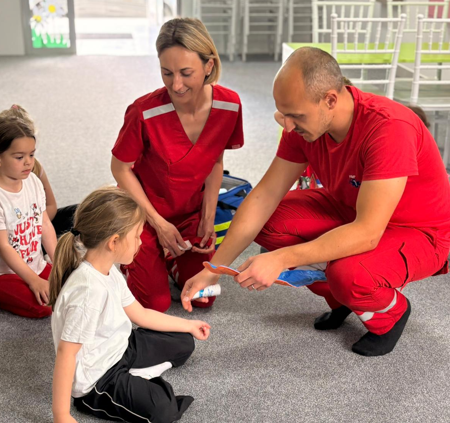 Medicinske sestre i tehničari Doma zdravlja Čitluk posjetili Udrugu Mali Princ