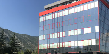 Poliklinika i dnevna bolnica Vitalis iz Mostara postaje prvi centar za operativno liječenje skolioze u BiH