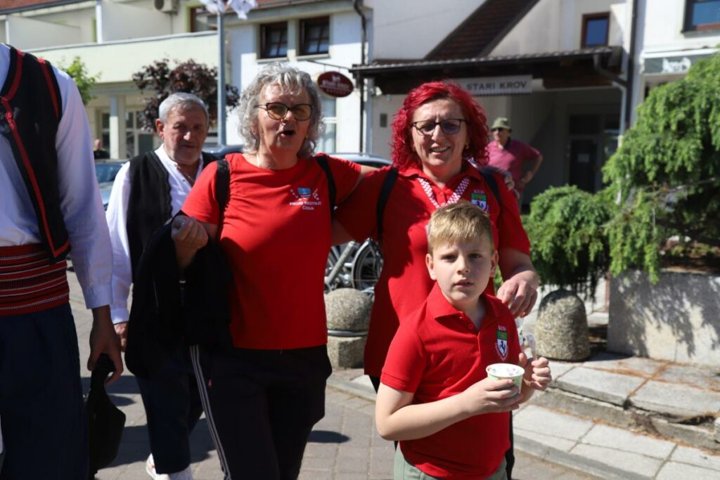 HKUD Brotnjo predstavio broćanske pjesme i plesove u Donjem Kraljevcu