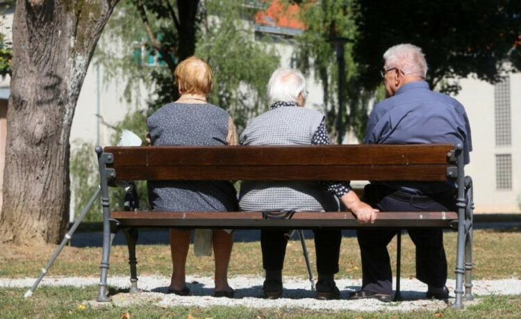 Danas isplata mirovina za travanj: Evo o kojim iznosima se radi