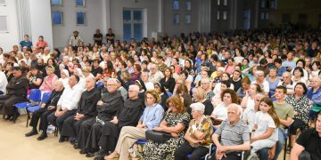 Premijera filma “Slijedi me srcem” okupila mnoštvo vjernika: “Fra Slavko je umro služeći Bogu, čovjeku, Gospi, Međugorju…”